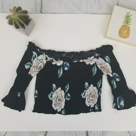 Kendall & Kylie Tops - Kendall and Kylie crop top